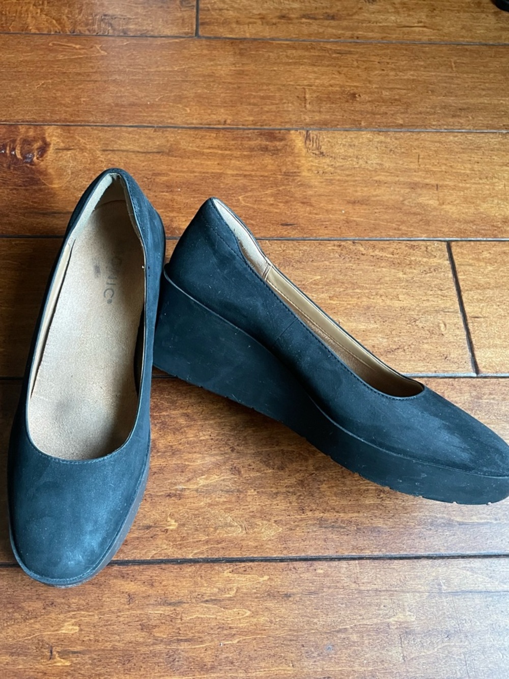 Vionic Sereno Wedge Pump Nubuck Leather Slip On Comfy 8.5